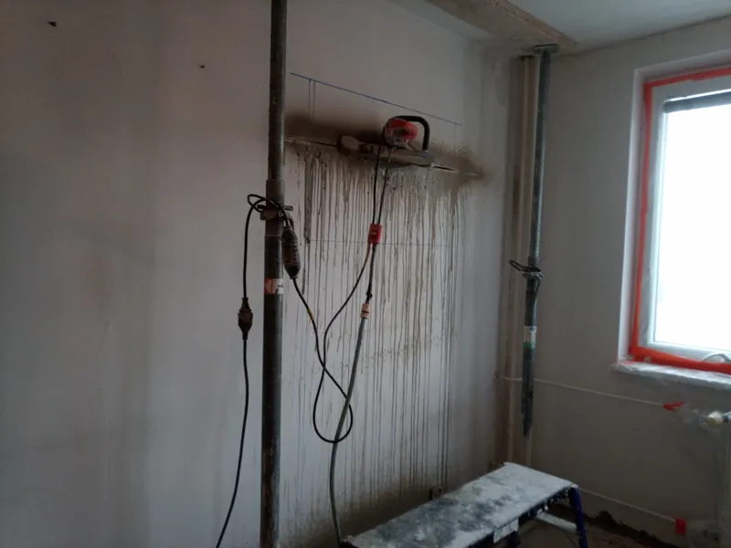 Presné rezanie steny pre nový okenný otvor