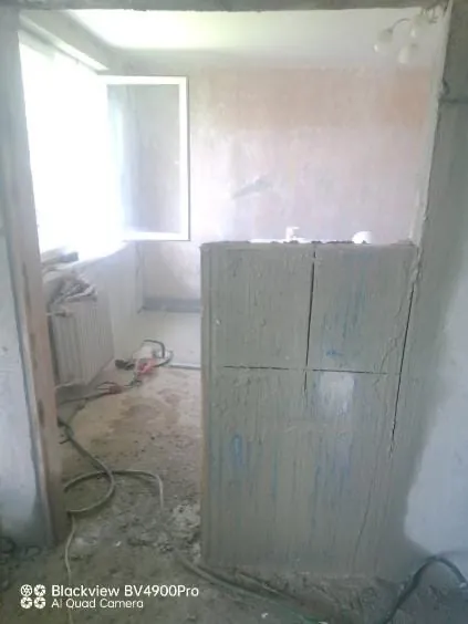 Rezanie dilatačných škár v priemyselnej podlahe